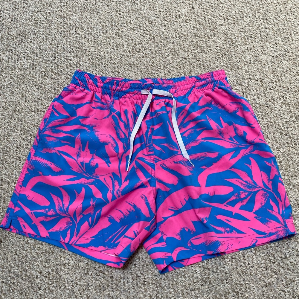Chubbies Pink and Blue Tropical Men's Swim Trunks
